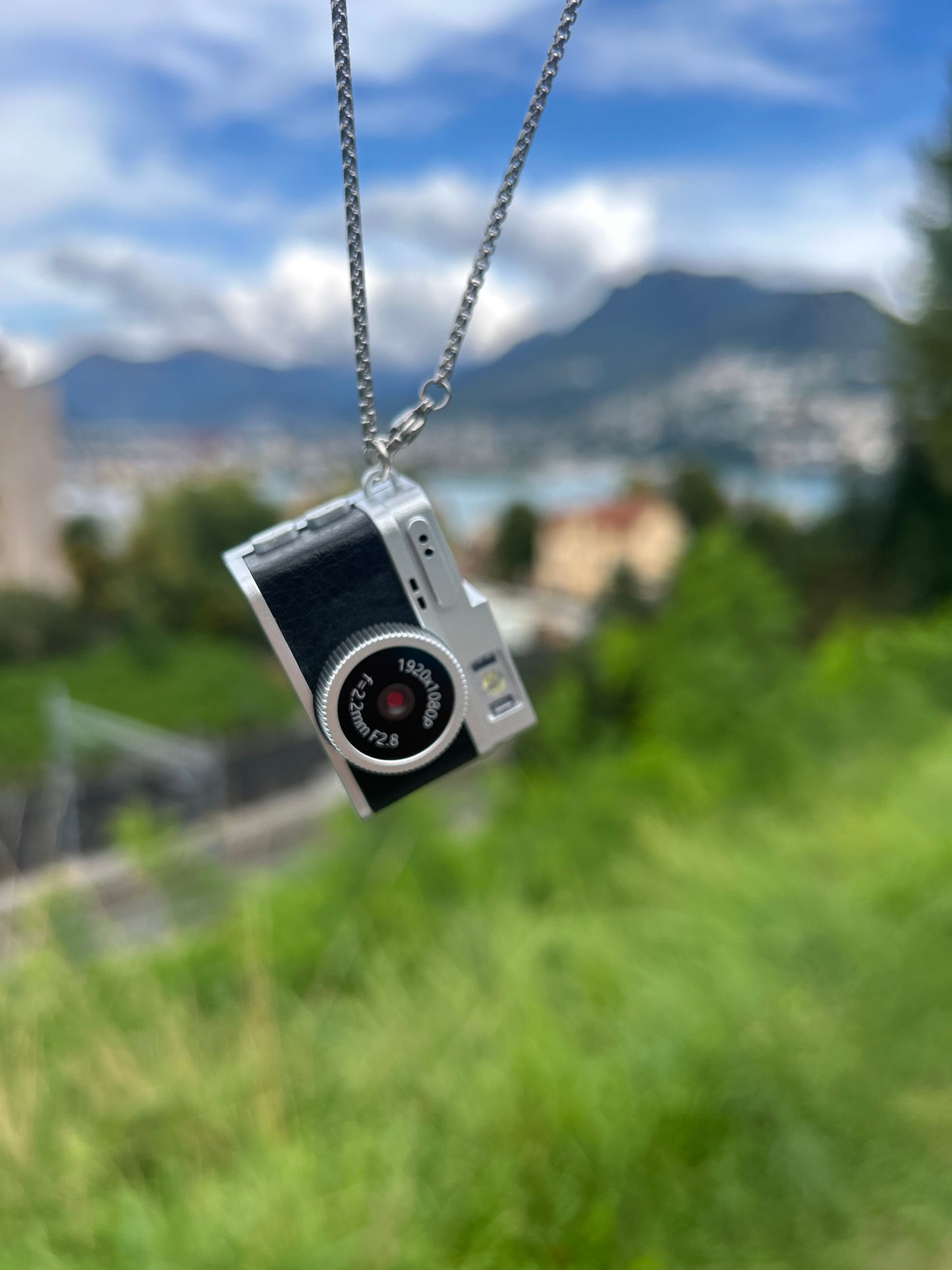 "Coal" Mini Necklace Camera 1080p (black)