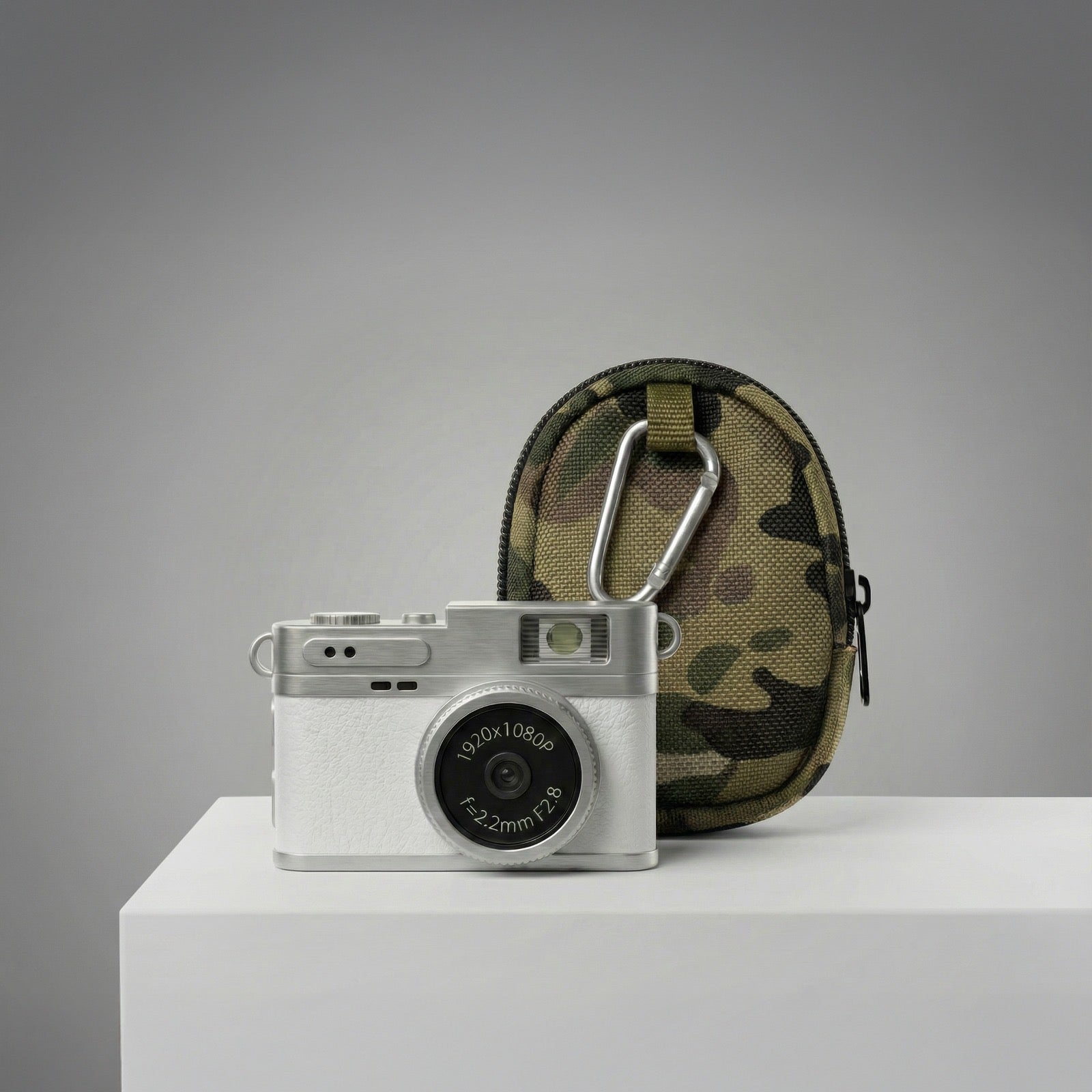 mini fotocamera naturecosmos bianca con zainetto militare